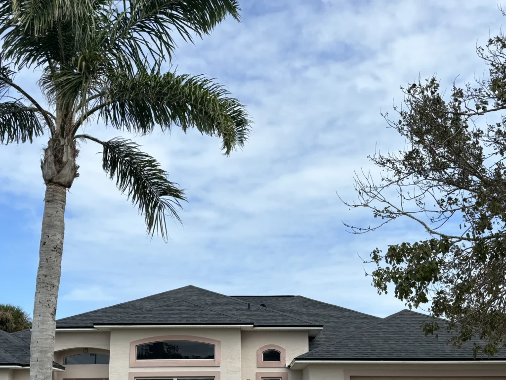 Front view of the completed New Smyrna shingle roof