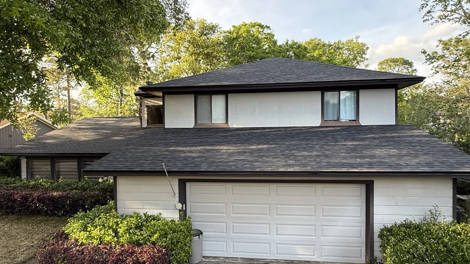 Front view of the completed Owens Corning Duration roof in the Wekiwa and Lake Brantley area